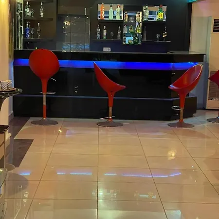 酒店 蒂尼镇酒店 2*