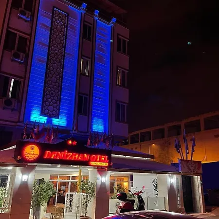 蒂尼镇酒店 安塔利亚