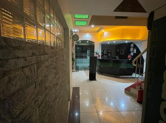 Denizhan מלון 2*